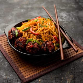Noodles & Manchurian - Combo